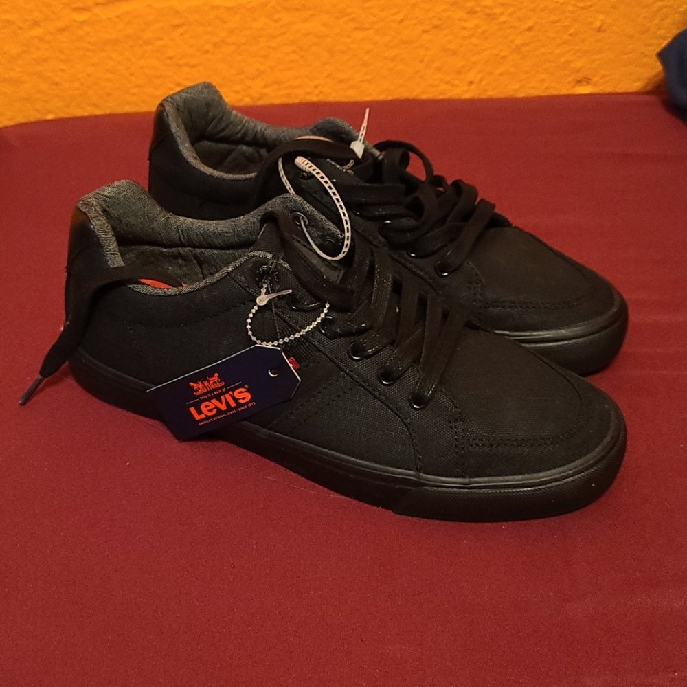 Levi's men shoes 7.5
